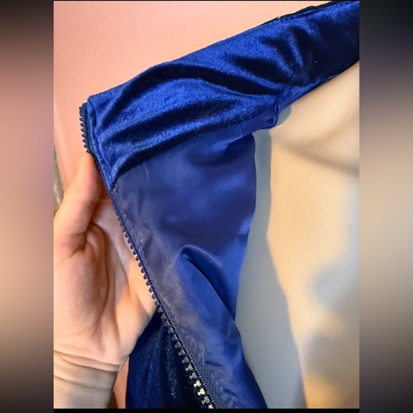 Windsor Navy Velvet Puffer Vest | NWT | Size Small | Cozy Chic - Picture 3 of 11